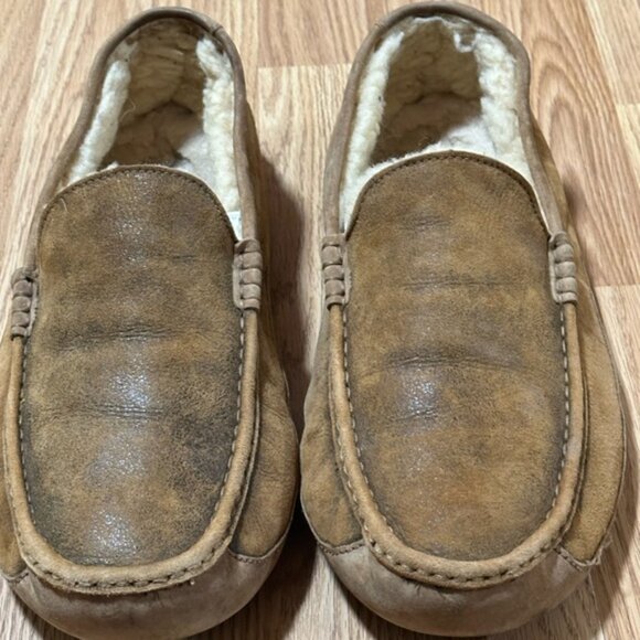 UGG Ascot Distressed Tan Leather Loafers with Cream Lining - Size 16 main image 11